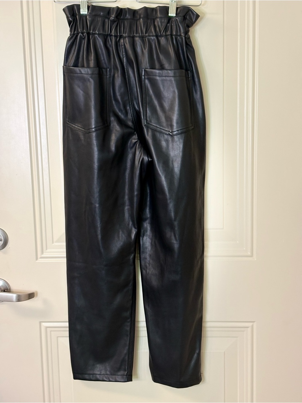 MIOU MUSE Black Faux Leather Paperbag Hi-Waisted Cropped Pants SZ M EUC - Picture 4 of 14
